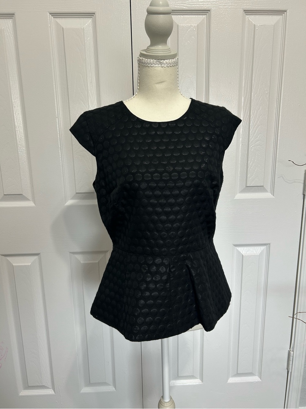 Vince Camuto Black Textured Polka Dot Peplum Top Size 8